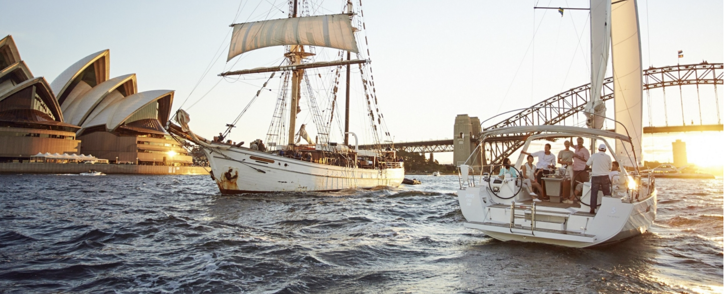 Sailboats on Sydney Harbour - Group Tour